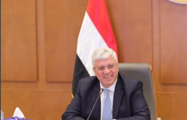 وزير التعليم العالي يوضح حقيقة السنة التدريبية السادسة لخريجي طلاب صيدلة فارم دي