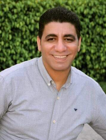 «هَا هُنَا».. قصيدة بالفصحى للشاعر روماني صبحي