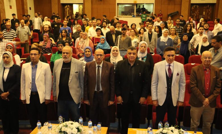 مهرجان مسرح الهواة يختتم دورته العشرين و«طقوس إيزا» يفوز بالمركز الأول