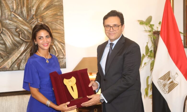 وزير الثقافة يُكرم السوبرانو المصرية العالمية فاطمة سعيد ويحتفي بفوزها بـ جائزة الثقافة الأوروبية لعام 2024