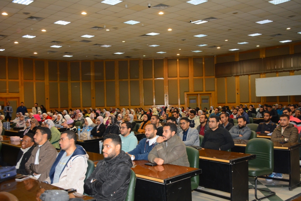 جامعة أسيوط تنظم ورشة عمل لأطباء الامتياز حول "إعداد طبيب المستقبل" (The Doctor to Be).