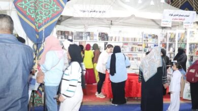 إقبال جماهيري كبير على فعاليات معرض فيصل للكتاب وفرقة «بنكمل بعض» تخطف الأنظار