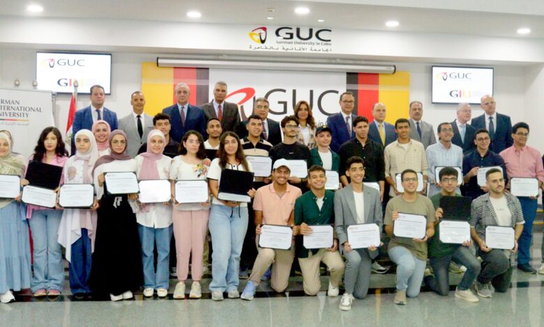 بحضور وزيرة التنمية المحلية و المحافظين : GUC – GIU يحتفلان بأوائل محافظات مصر