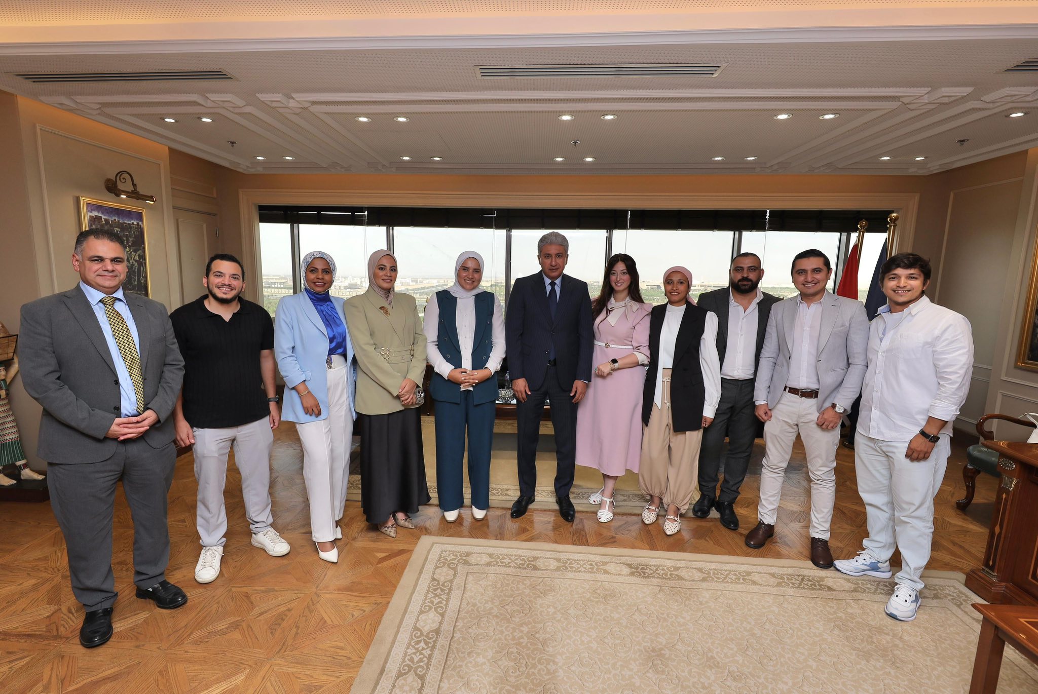 وزير السياحة والآثار يلتقي مجموعة من المؤثرين وأصحاب المحتوى الرقمي المصريين