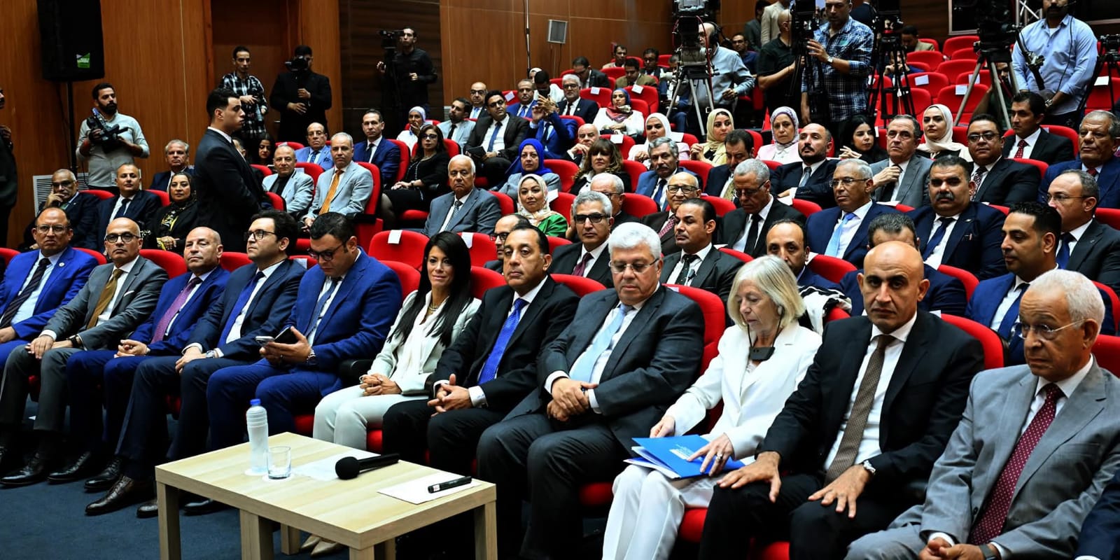 رئيس جامعة حلوان يشارك في فعاليات تدشين الأكاديمية الدولية للعمارة والعمران بالعاصمة الإدارية الجديدة