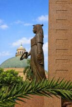 جامعة القاهرة تنظم مسابقة اللغة العربيةهوية وإبداع بالتعاون بين نادى اليونسكو بالجامعة