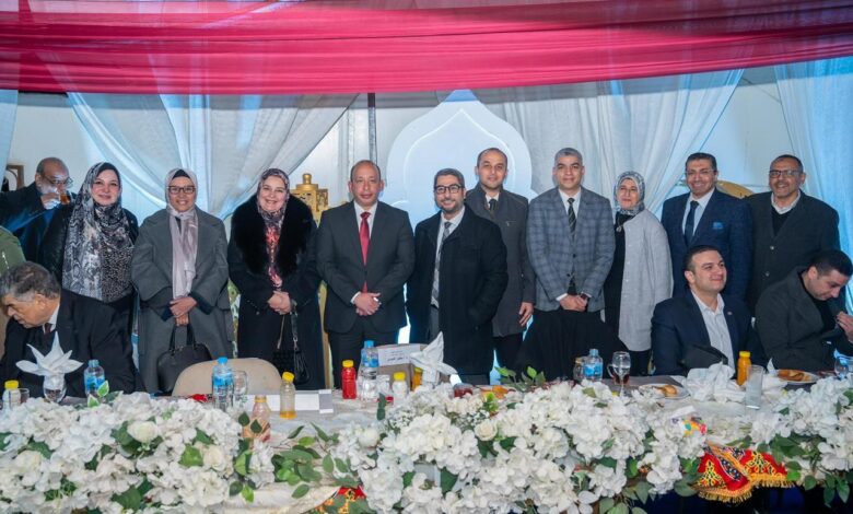 قيادات الطب ورموزها ومجلس كلية طب قصر العيني يشاركون في الإفطار الرمضاني بدعوة من عميد الكلية