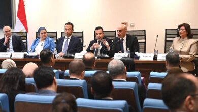 وزير التعليم يبحث مع رئيس هيئة الرقابة المالية آليات إدراج "الثقافة المالية" بالمناهج الدراسية