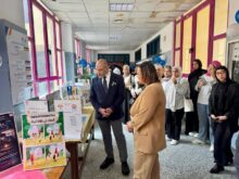 فنان الكاريكاتير الكبير عمر فهمي يفتتح معرض الكوميكس الأول لكلية إعلام جامعة ٦ أكتوبر