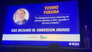 عمرو عدلي يهنئ نائبه "توشيو فوكودا" لفوزه بجائزة IEEE Richard Emberson Award