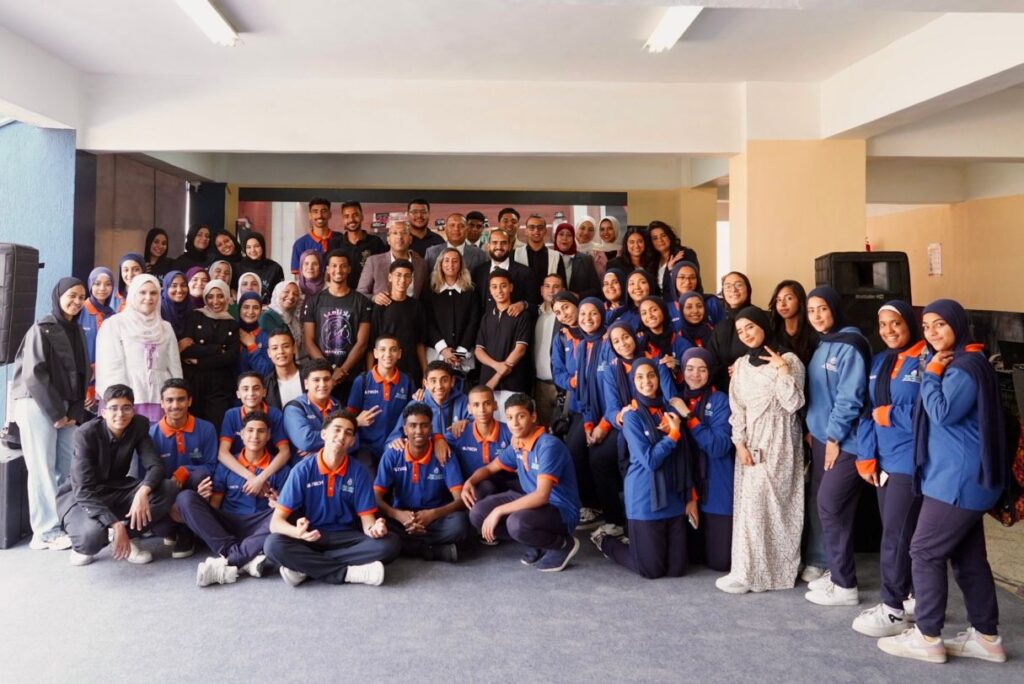 مدرسة بى تك للتكنولوجيا التطبيقية تقدم تعليم متطور للطلا و فرص عمل