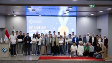 القائم بعمل رئيس جامعة EUI : يعلن التكُفل بمصروفات 12 طالبة وطالبة ممن توقفت منحتهم الأمريكية