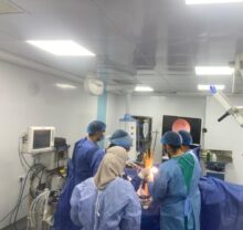 اجراء اول عملية دقيقة باستخدام منظار مفاصل الرسغ والكوع بمستشفيات سوهاج الجامعية