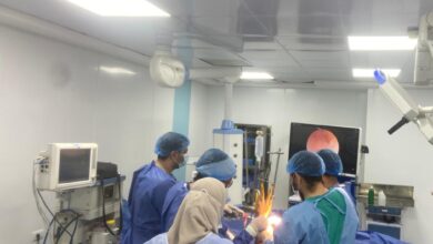 اجراء اول عملية دقيقة باستخدام منظار مفاصل الرسغ والكوع بمستشفيات سوهاج الجامعية