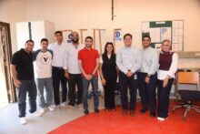 أستاذ الجامعة الأمريكية بالقاهرة عمرو الموجي يستكشف الأبعاد الأخلاقية للسيارات ذاتية القيادة