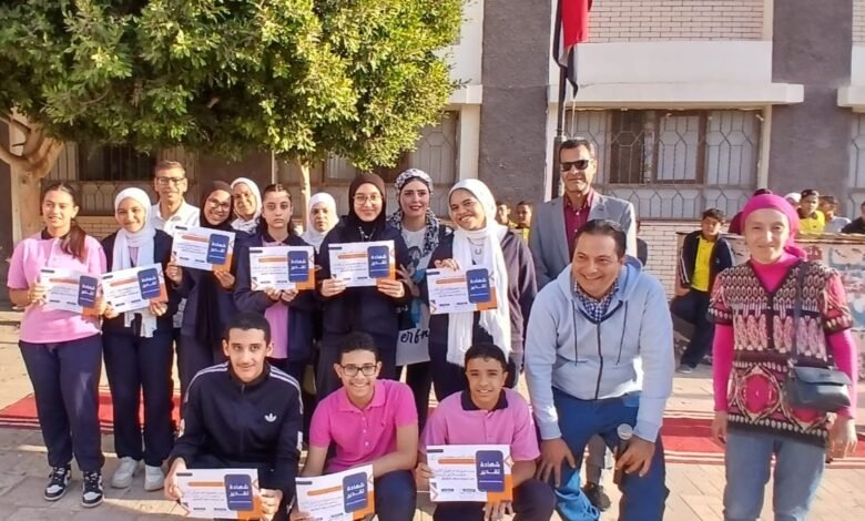 مدرسة الشهيد مصطفى الخطيب بمدينة الفردوس تحتفي بأبنائها المتفوقين