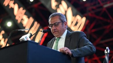 خالد عباس في حفل تخرج «GIU»: الاستثمار الحقيقي ليس في الحجر.. بل في عقول الشباب